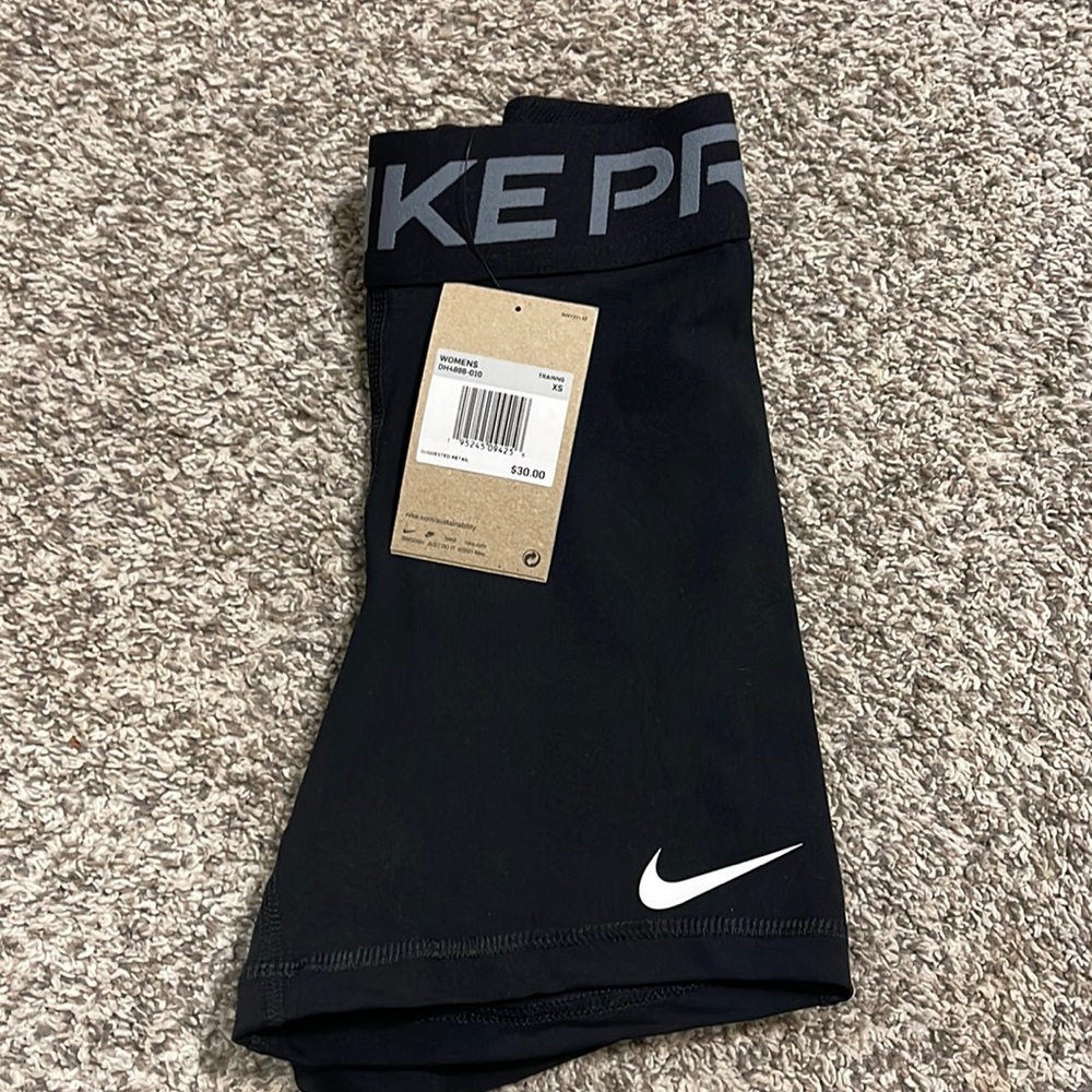 Woman’s training shorts | XS